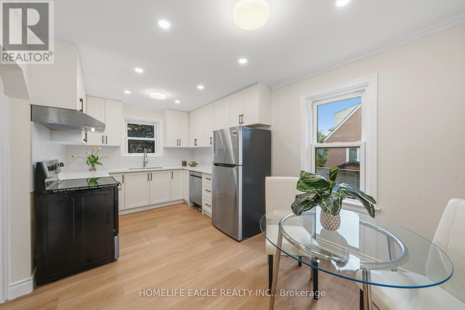 82 Scarborough Heights Boulevard Property Photo 4