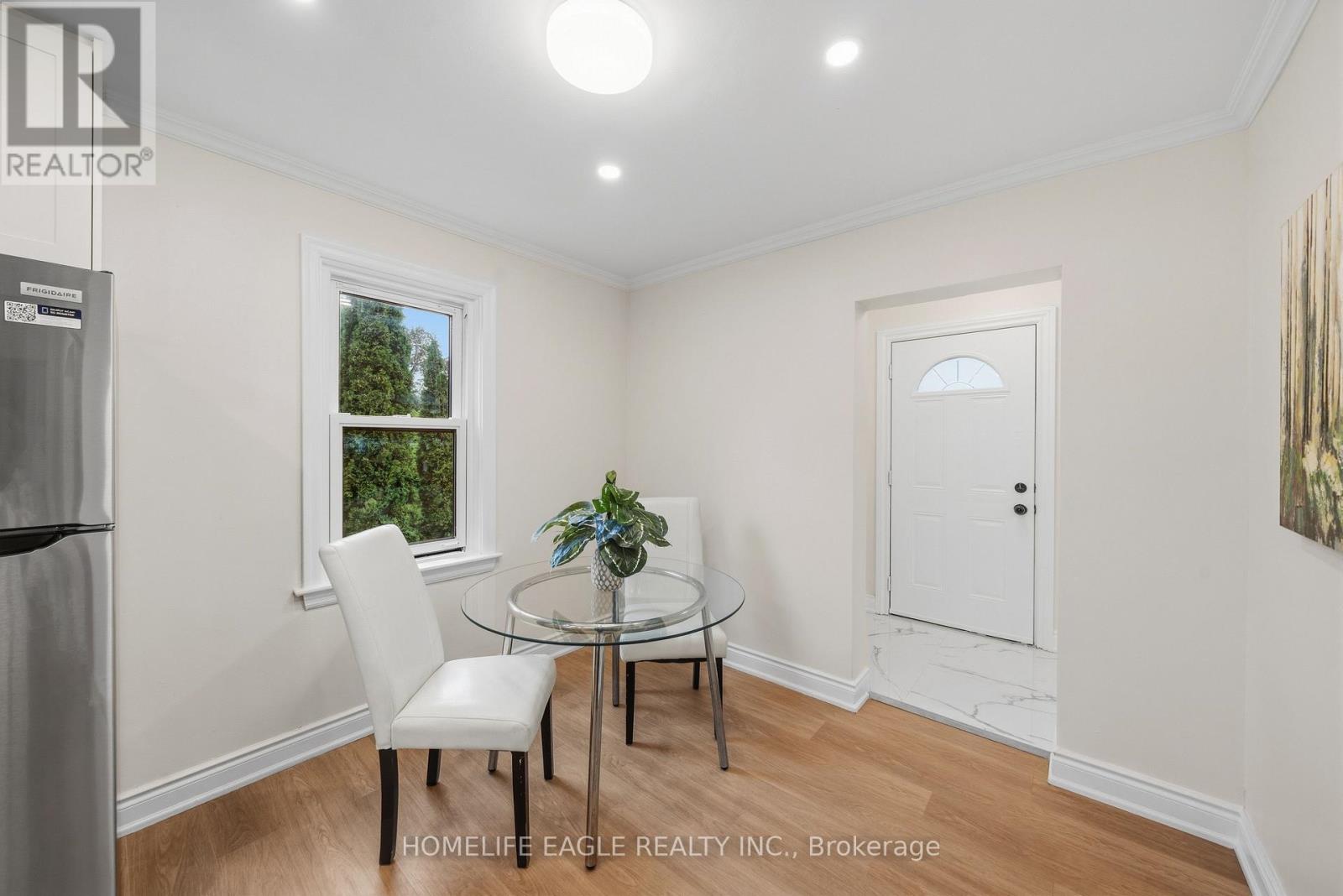 82 Scarborough Heights Boulevard Property Photo 6