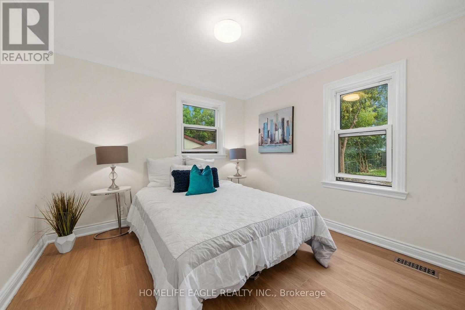 82 Scarborough Heights Boulevard Property Photo 8