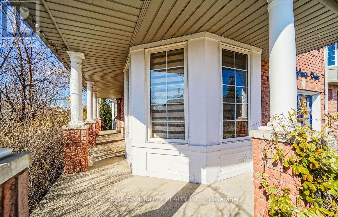 2 Oglevie Drive Property Photo 4