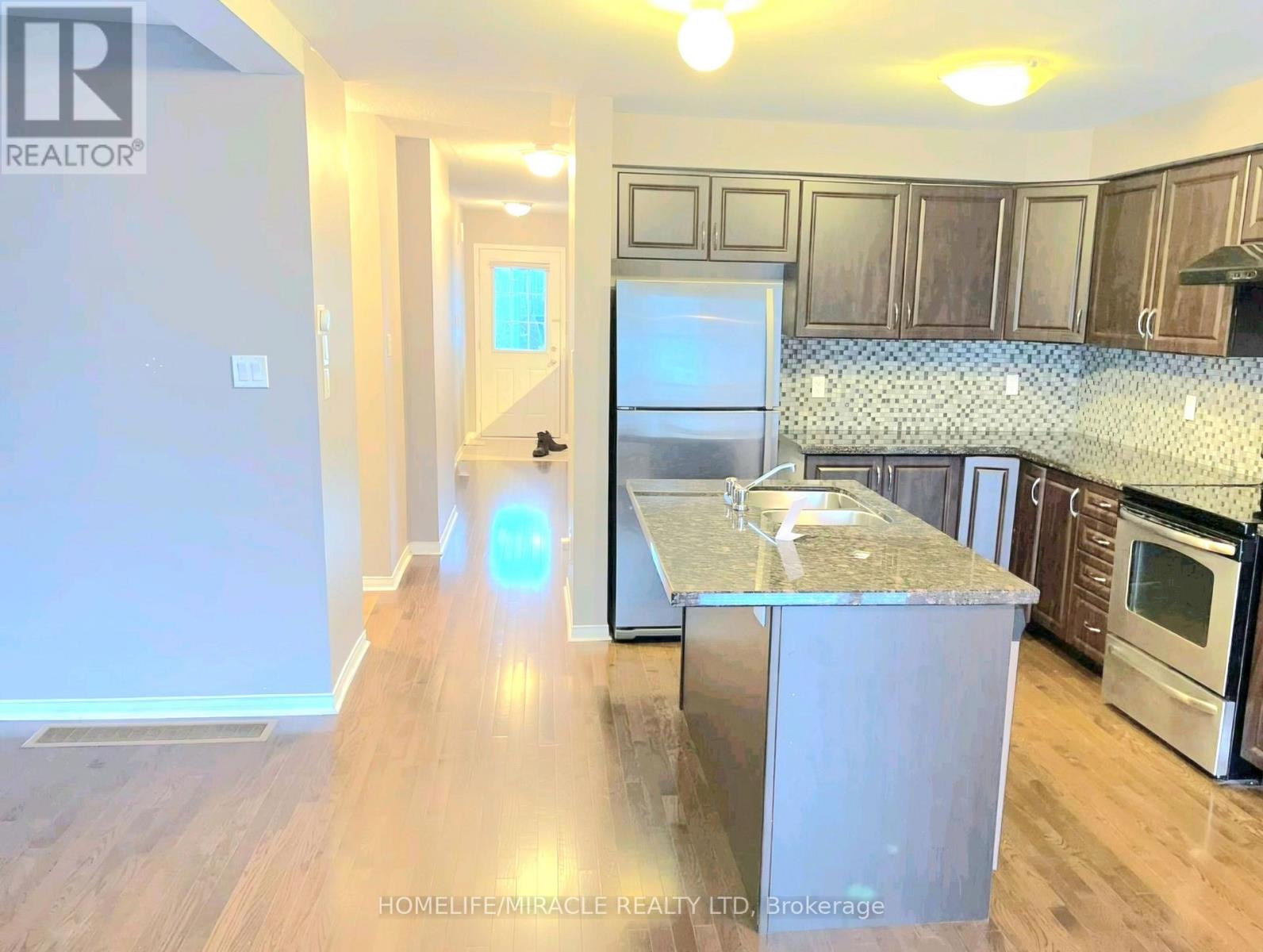 857 Taggart Crescent Property Photo 2