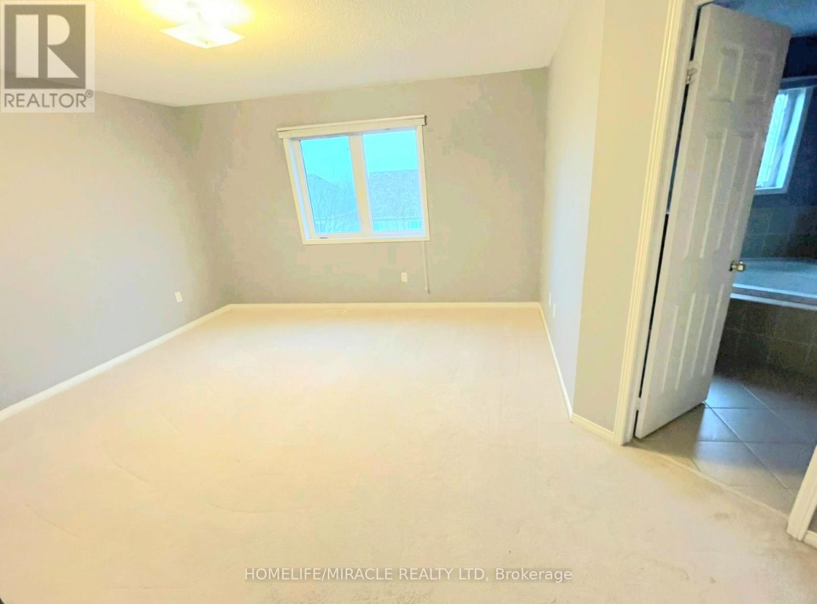 857 Taggart Crescent Property Photo 4