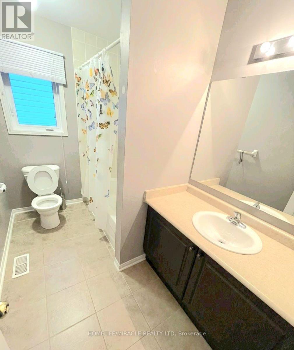 857 Taggart Crescent Property Photo 6