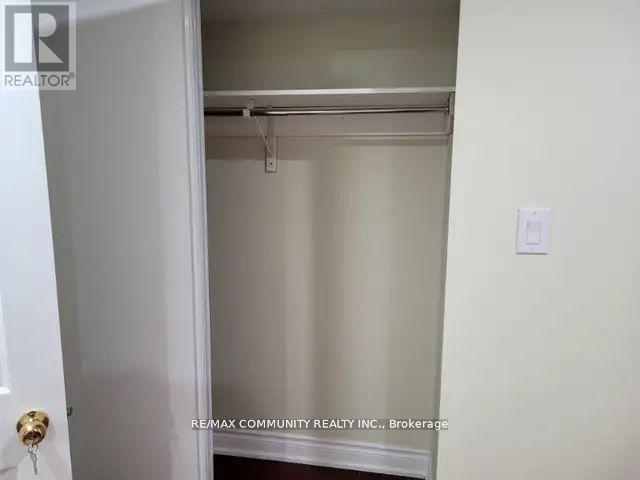 71 Middlecote Drive Property Photo 7
