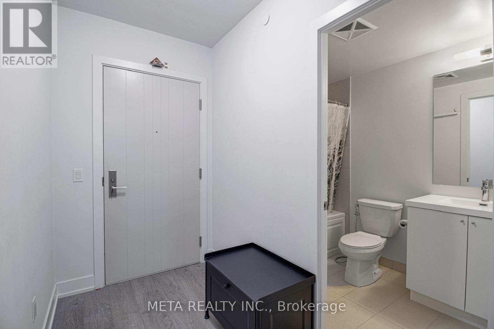 502 - 2550 Simcoe Street N Property Photo 8