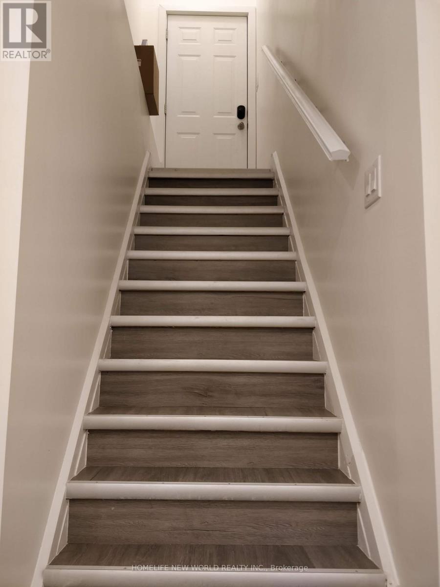 Lower - 1185 Woodbine Avenue Property Photo 8