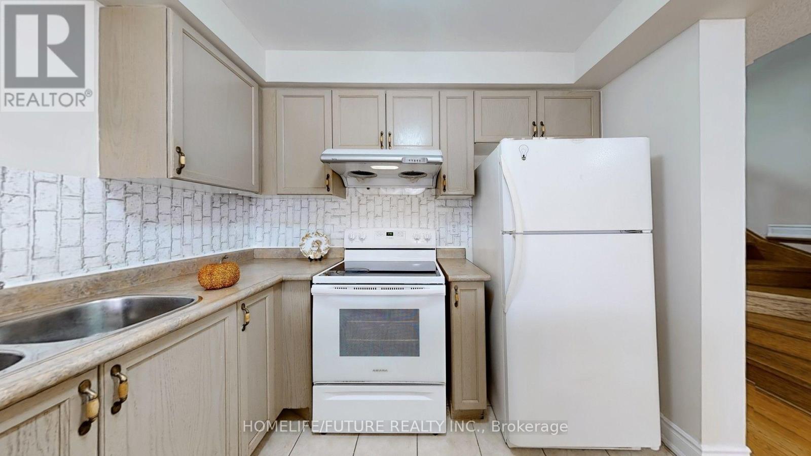 47 - 435 Middlefield Road Property Photo 7