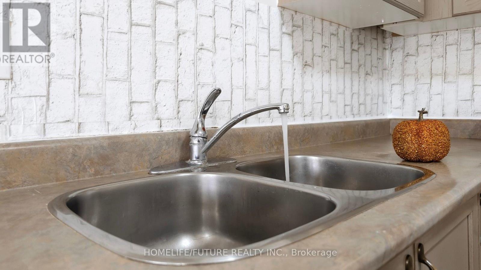 47 - 435 Middlefield Road Property Photo 11