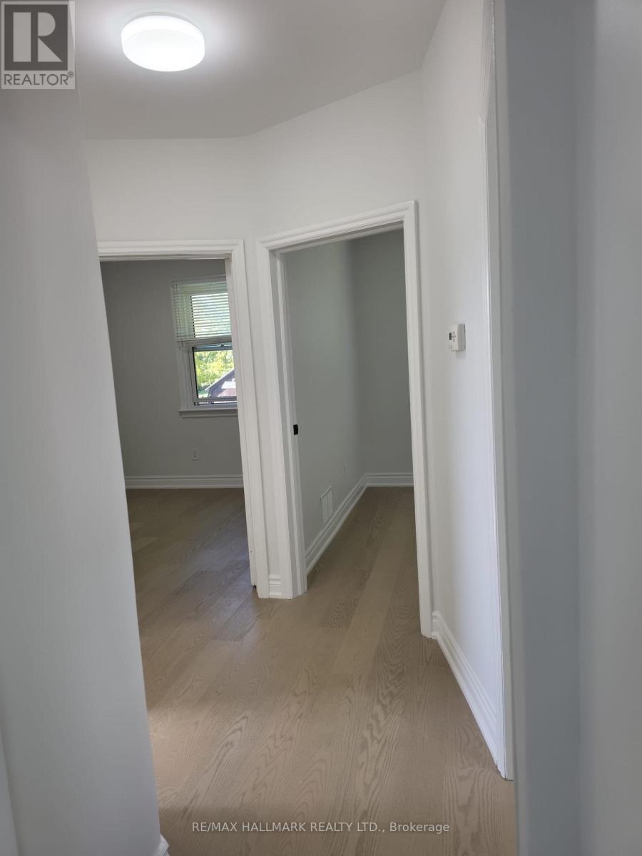 980 Glen Street Property Photo 11