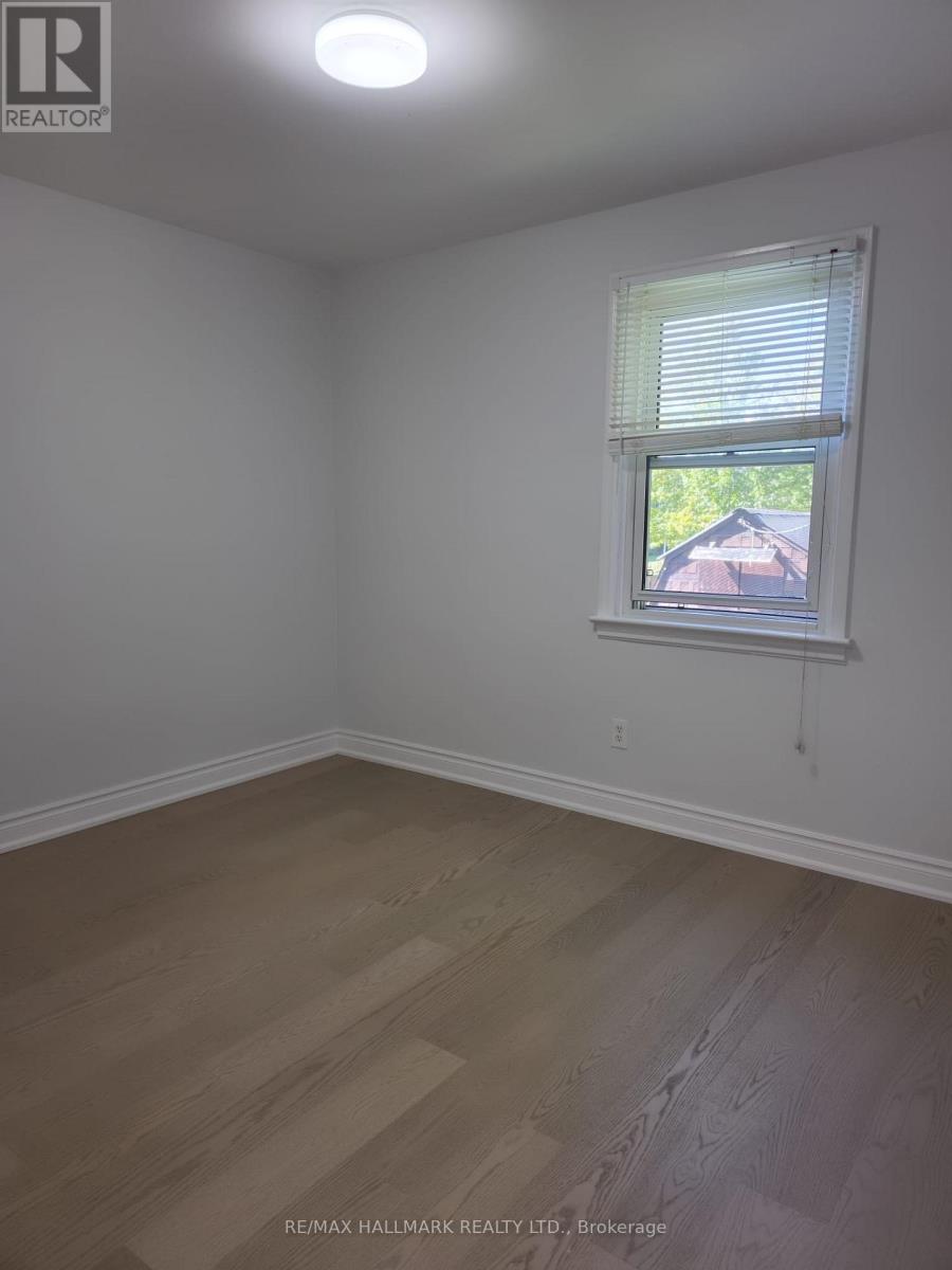 980 Glen Street Property Photo 15