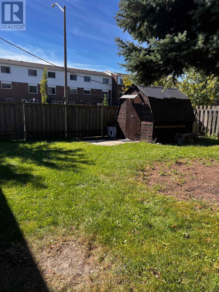 980 Glen Street Property Photo 17