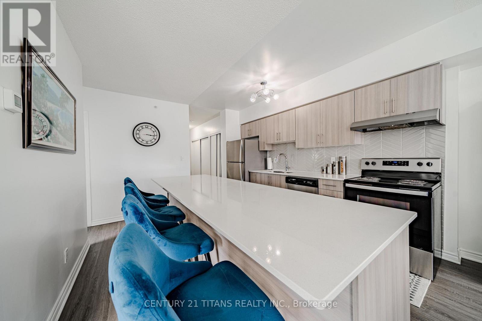 424 - 1 Falaise Road Property Photo 10