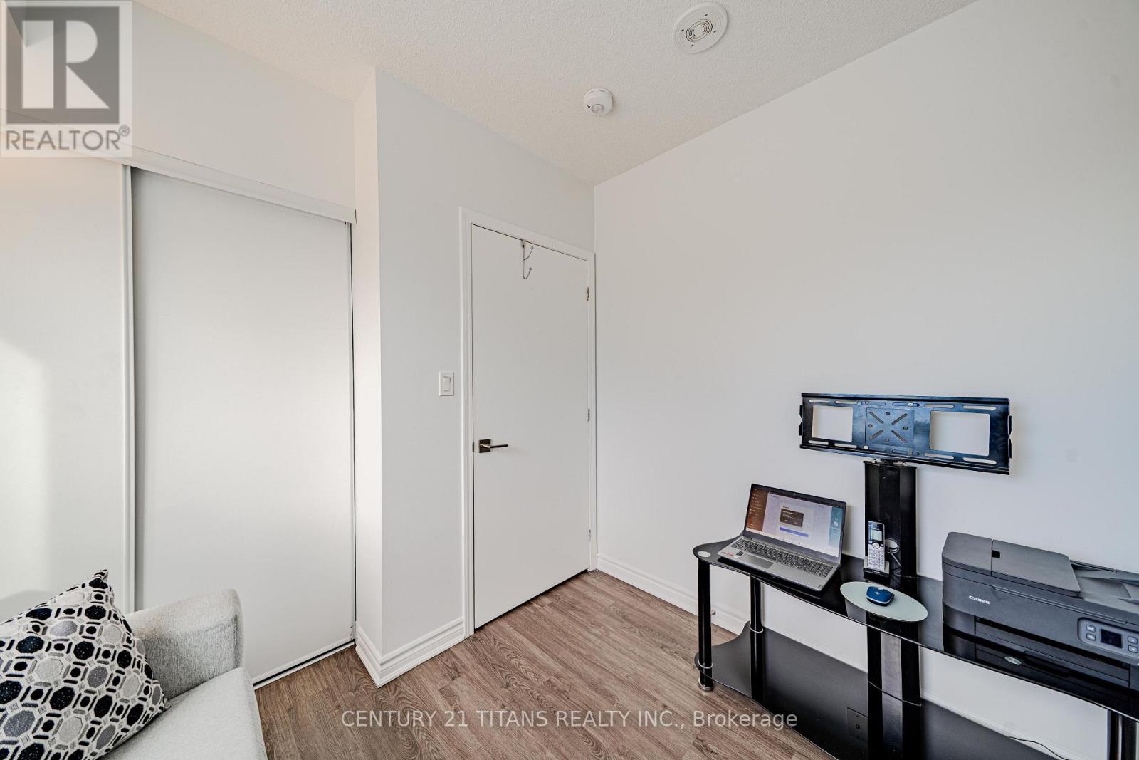424 - 1 Falaise Road Property Photo 25