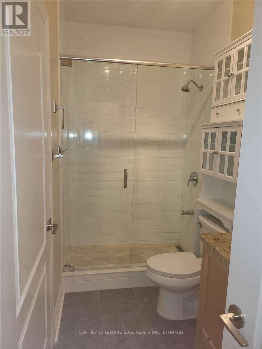 609 - 44 Bond Street W Property Photo 11