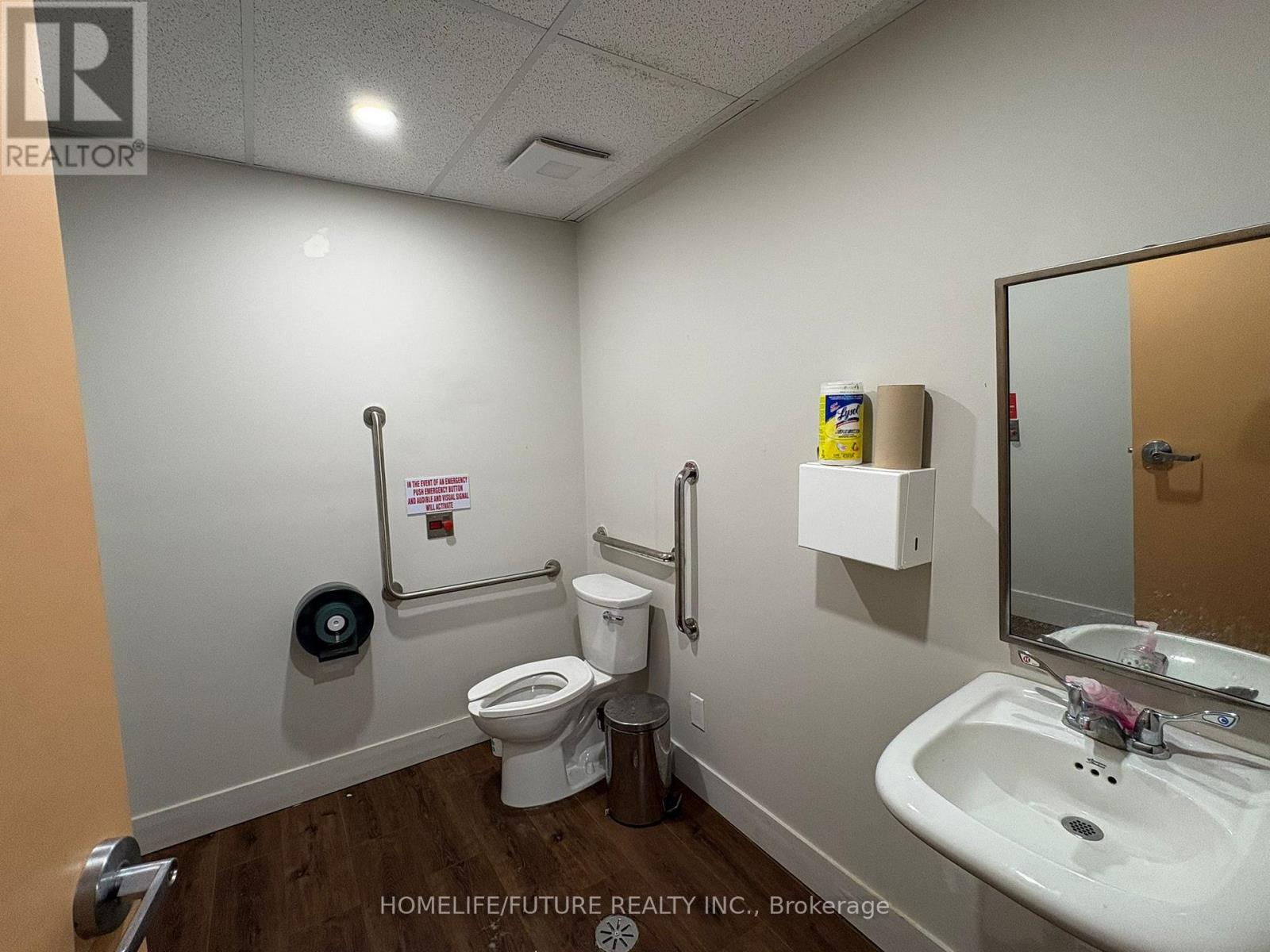 296 - 284-296 Markham Road Property Photo 10