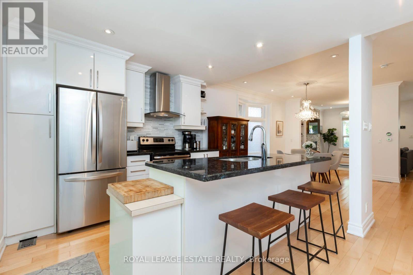 48 Bloomfield Avenue Property Photo 12