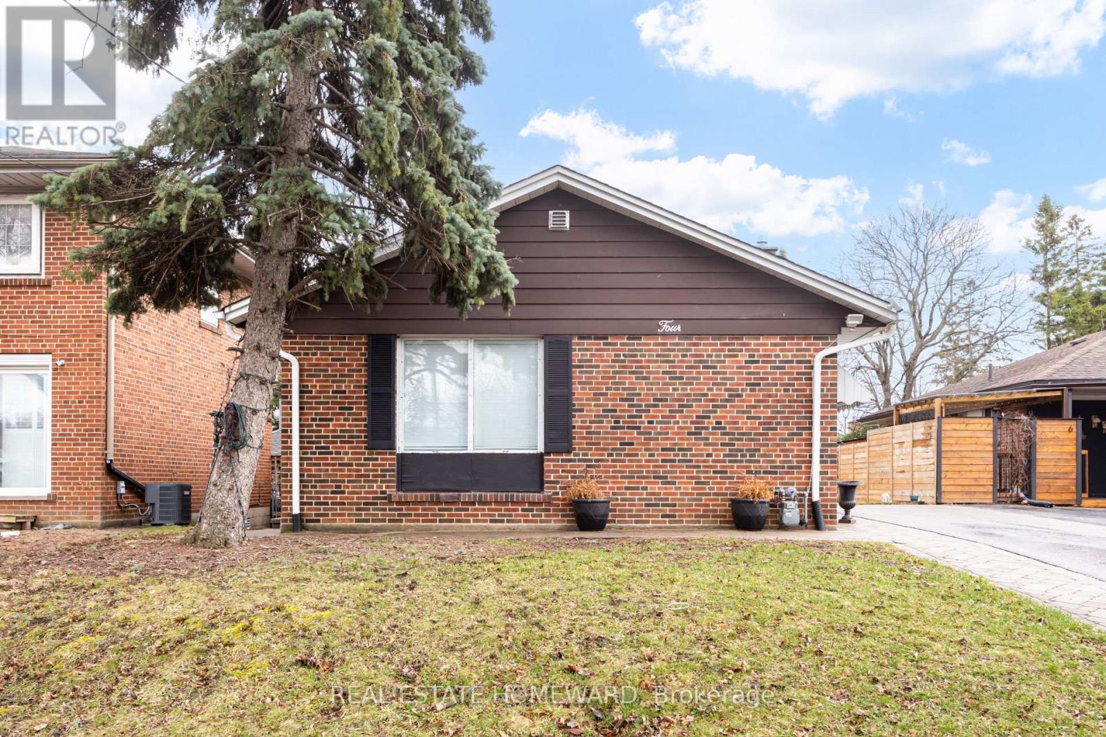 4 Moorecroft Crescent Property Photo 12