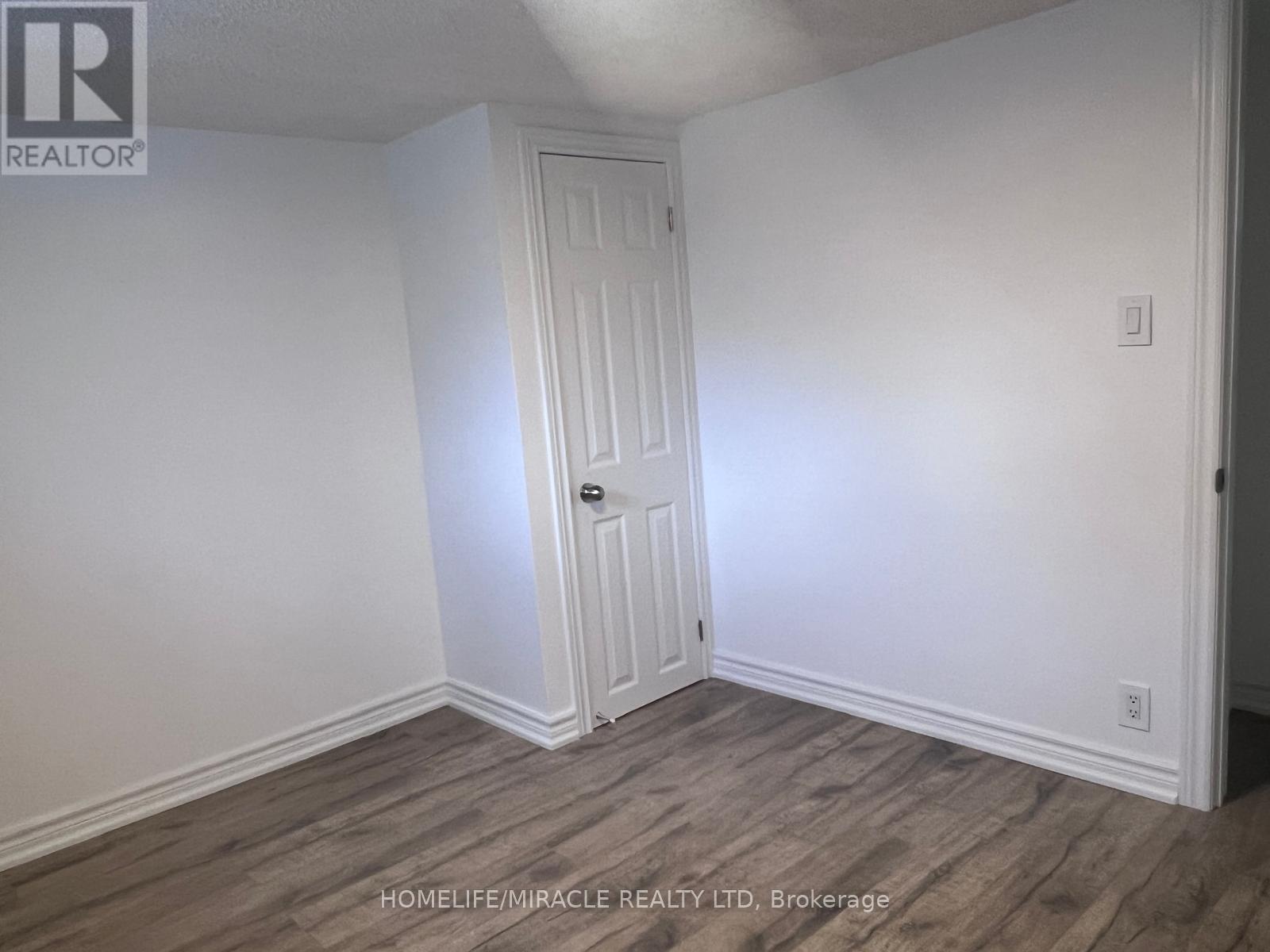 51 Oakworth Crescent Property Photo 4