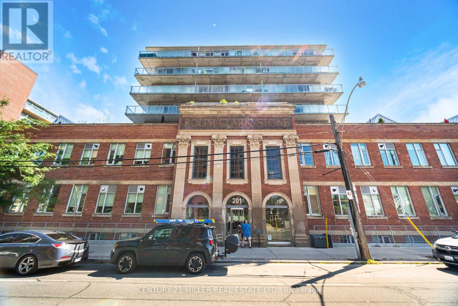 123 - 201 CARLAW AVENUE Property Photo 1