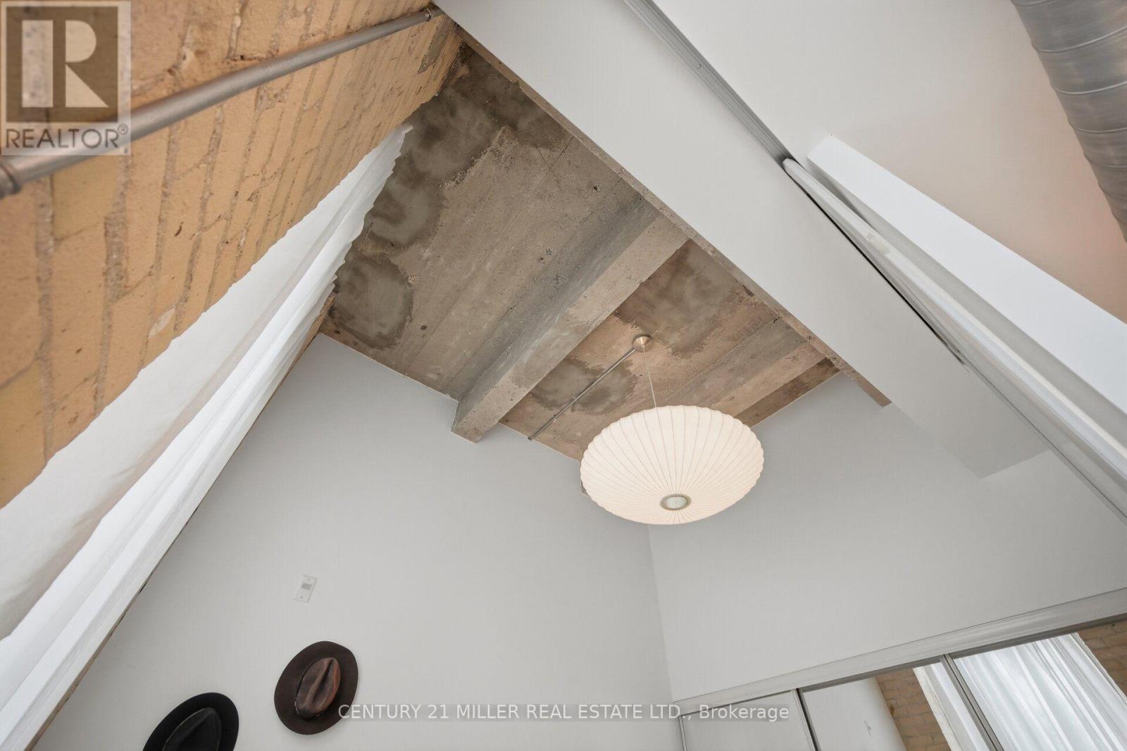 123 - 201 Carlaw Avenue Property Photo 9