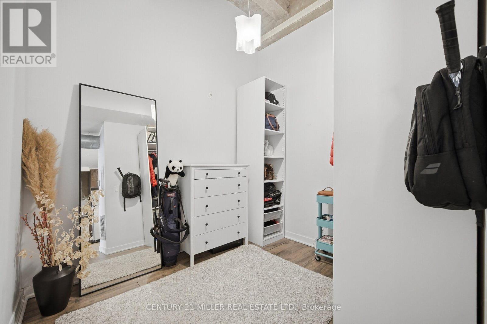 123 - 201 Carlaw Avenue Property Photo 10