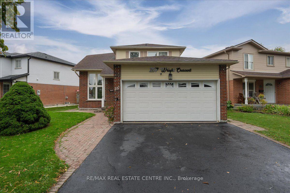 257 Wright Crescent Property Photo 2