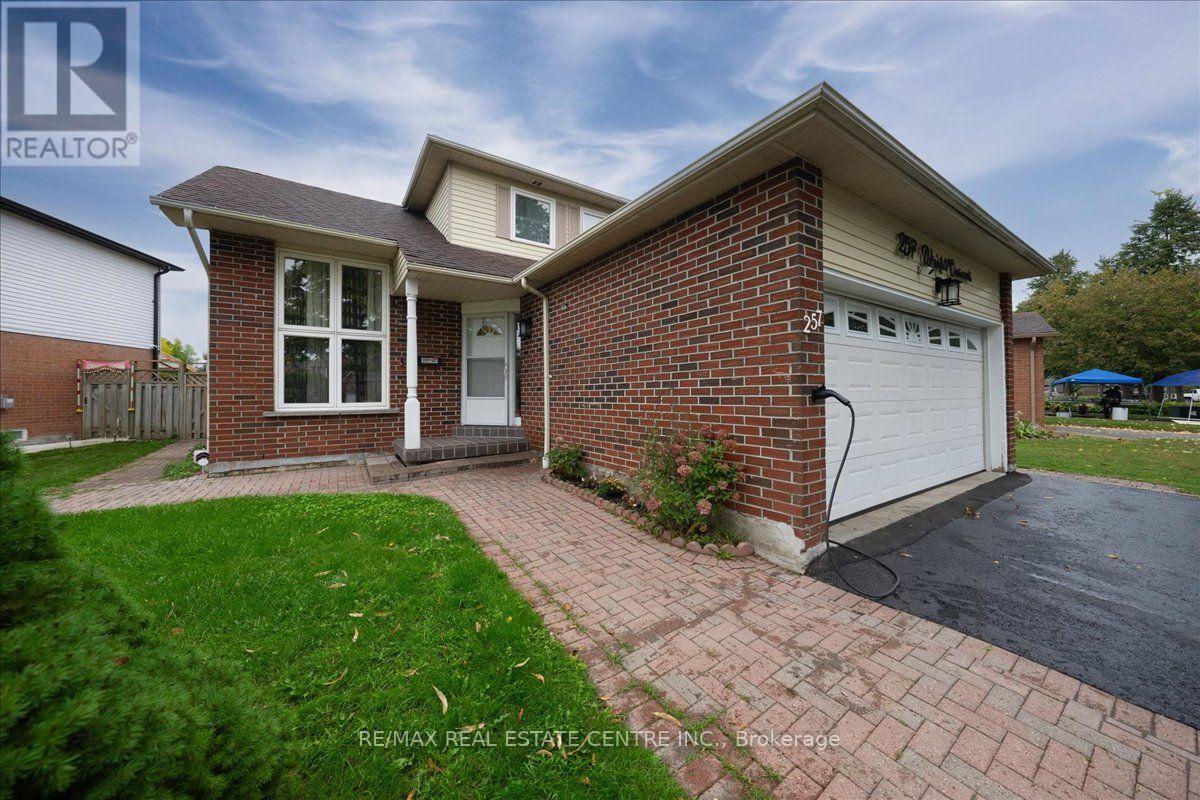 257 Wright Crescent Property Photo 4
