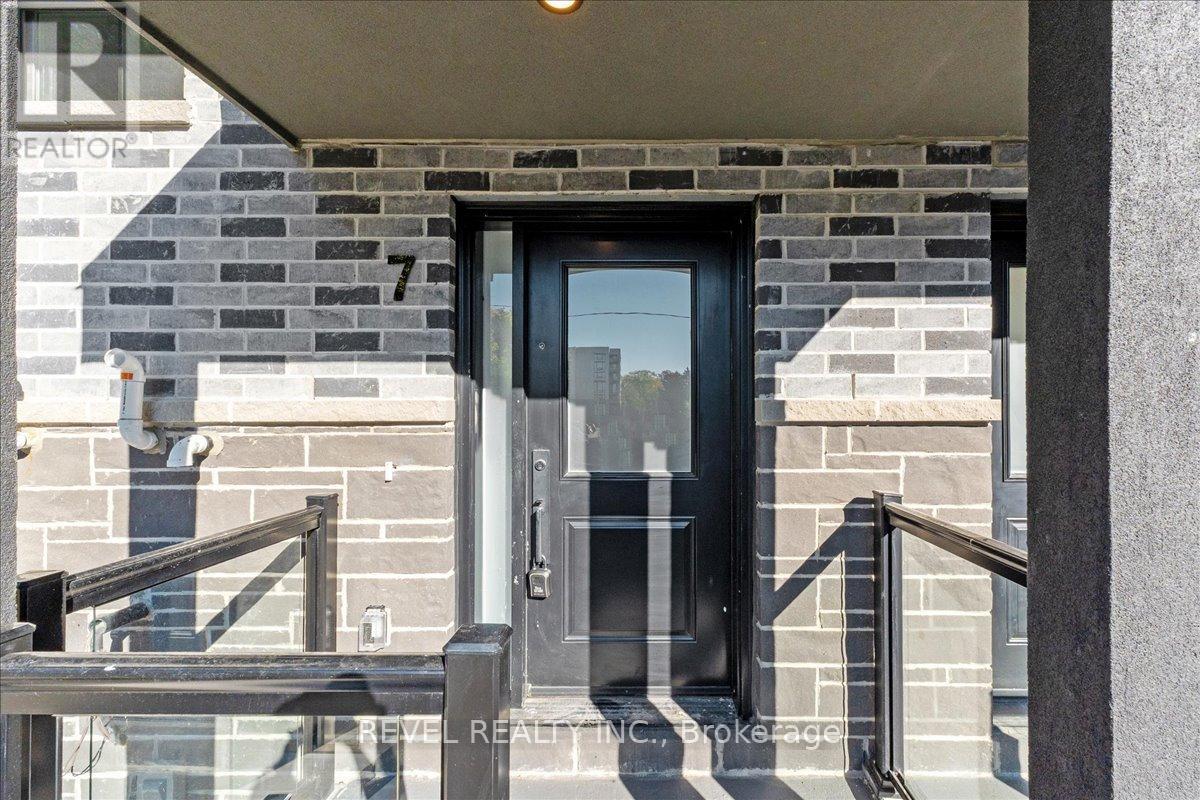 7 - 200 Railway Engine House Way Property Photo 3