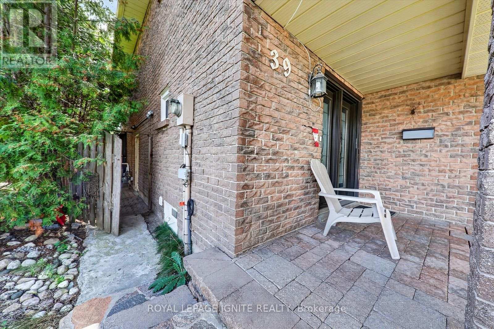 39 Longfellow Court Property Photo 4