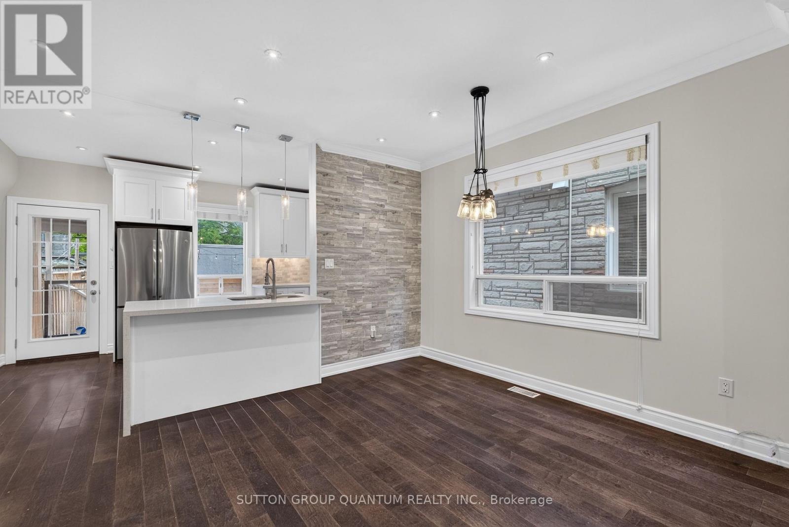 693 Greenwood Avenue Property Photo 10