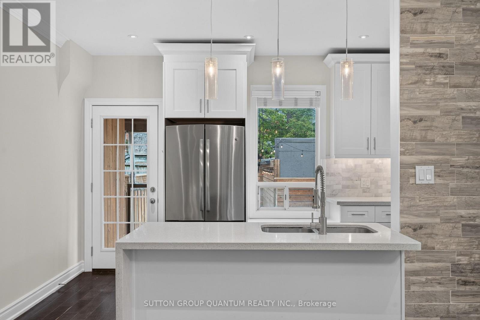 693 Greenwood Avenue Property Photo 11