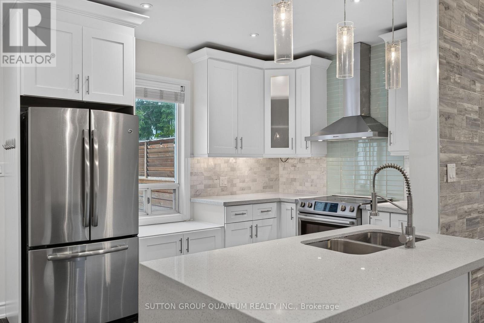 693 Greenwood Avenue Property Photo 12