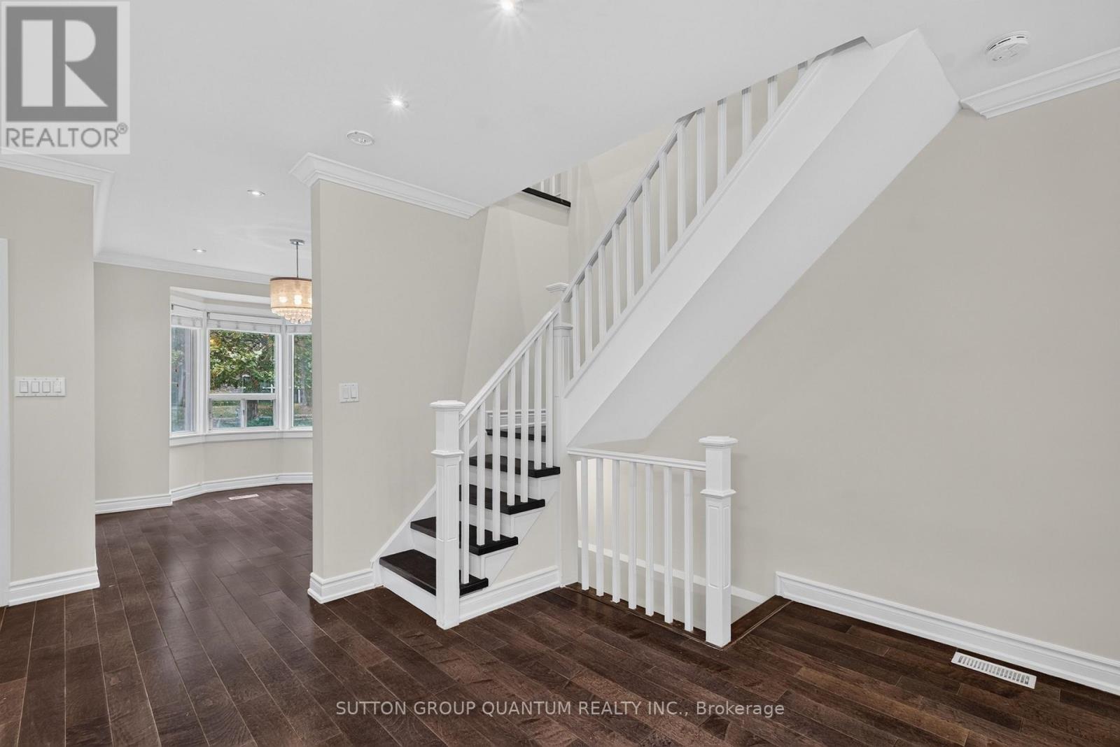 693 Greenwood Avenue Property Photo 16