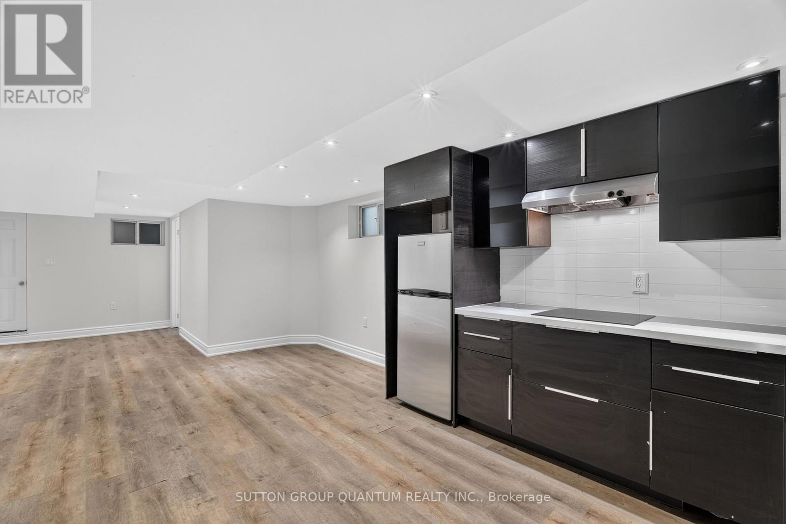 693 Greenwood Avenue Property Photo 29