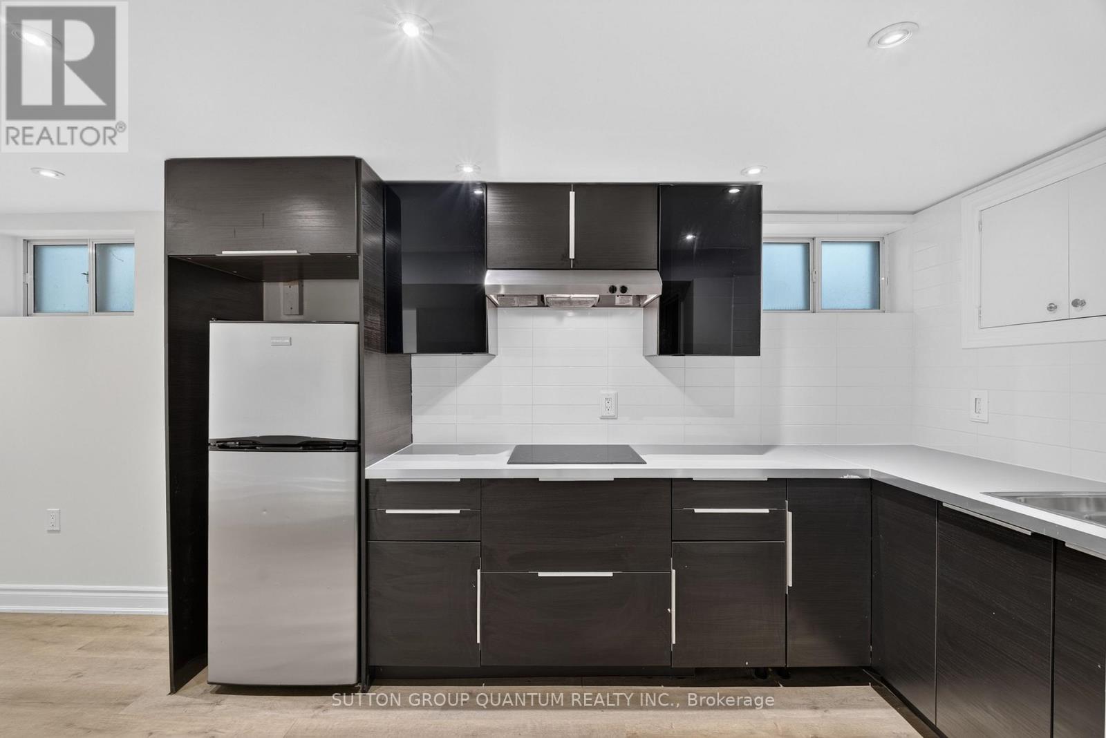 693 Greenwood Avenue Property Photo 30