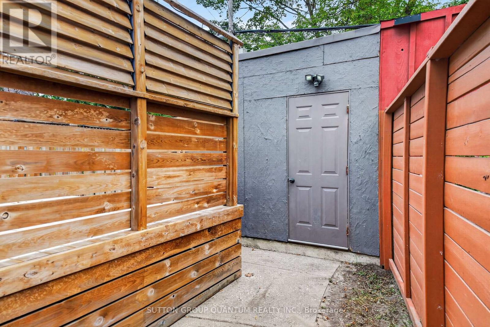 693 Greenwood Avenue Property Photo 38