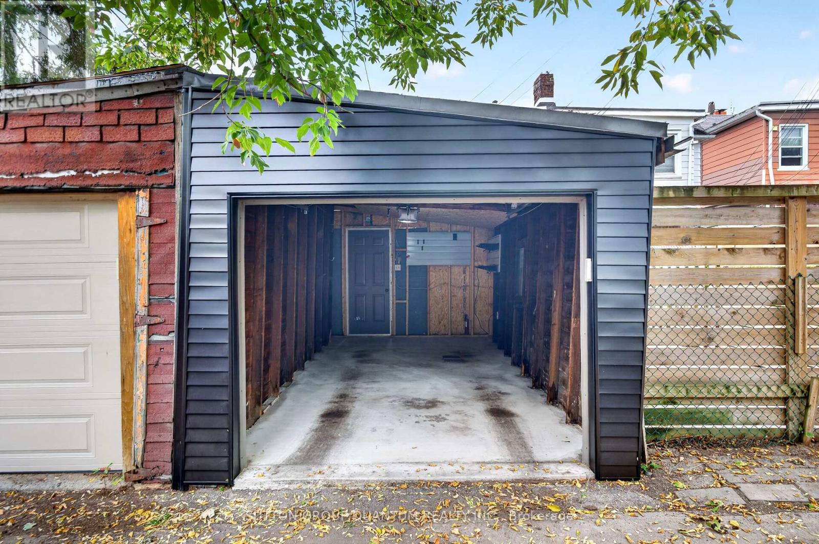 693 Greenwood Avenue Property Photo 43