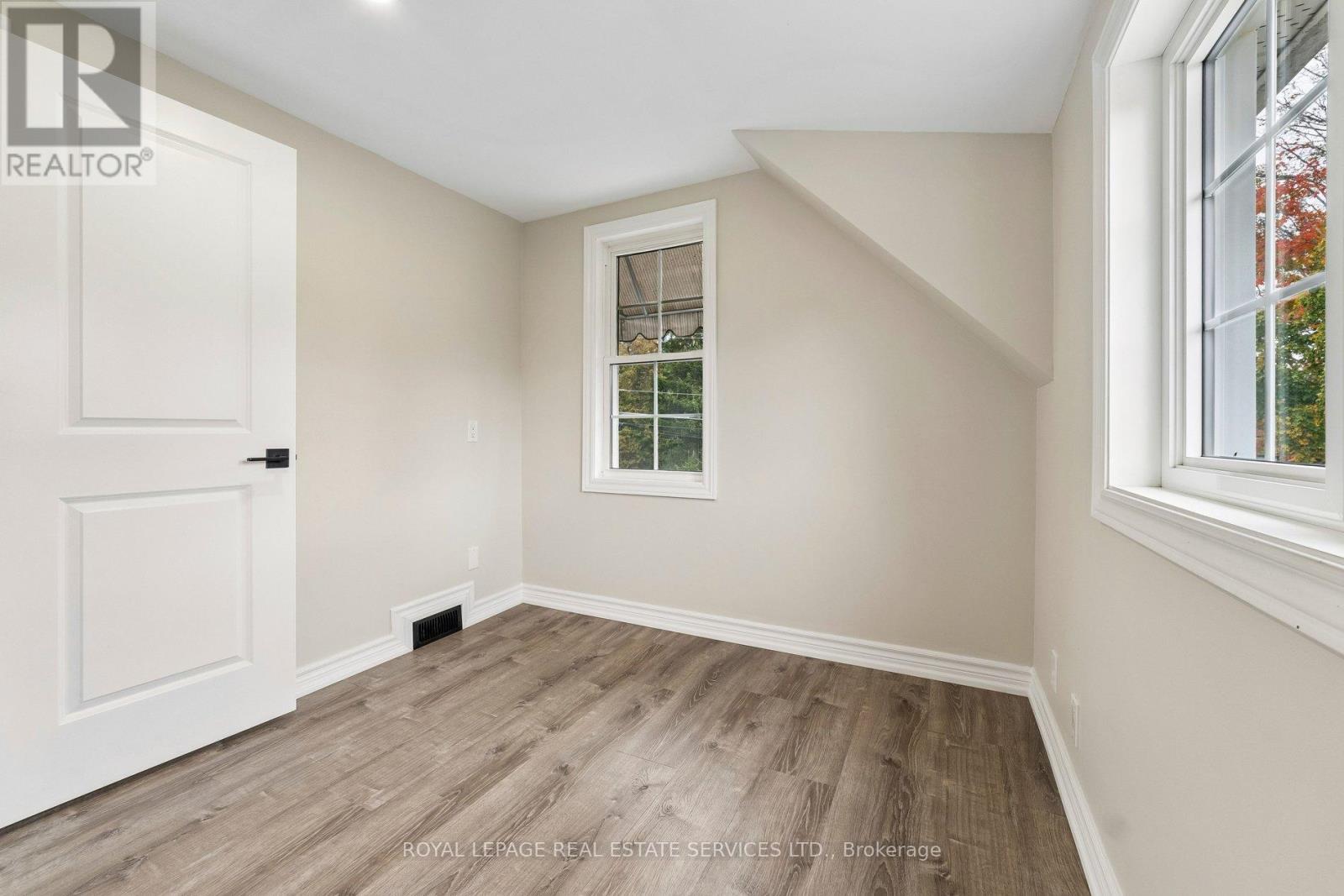 5290 Old Brock Road Property Photo 28