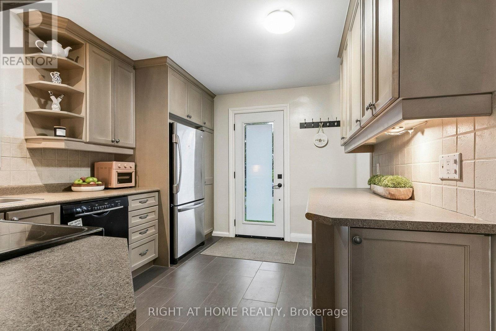 19 Flempton Crescent Property Photo 12
