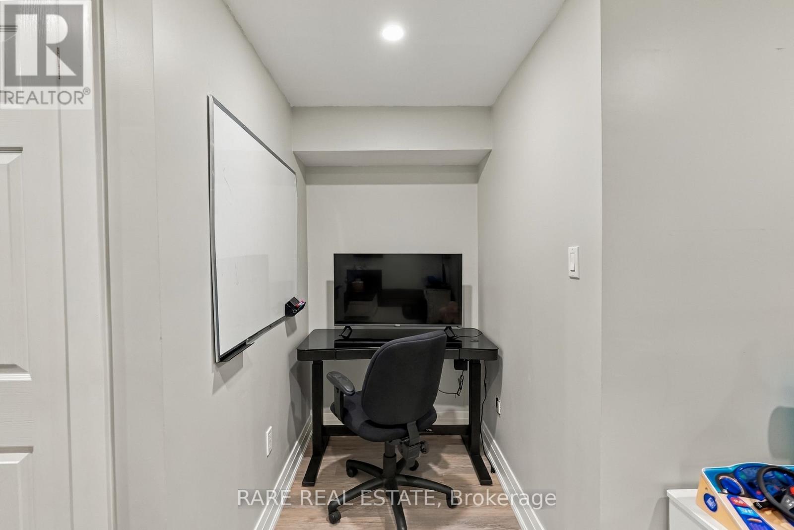 57 Fenwick Avenue Property Photo 42