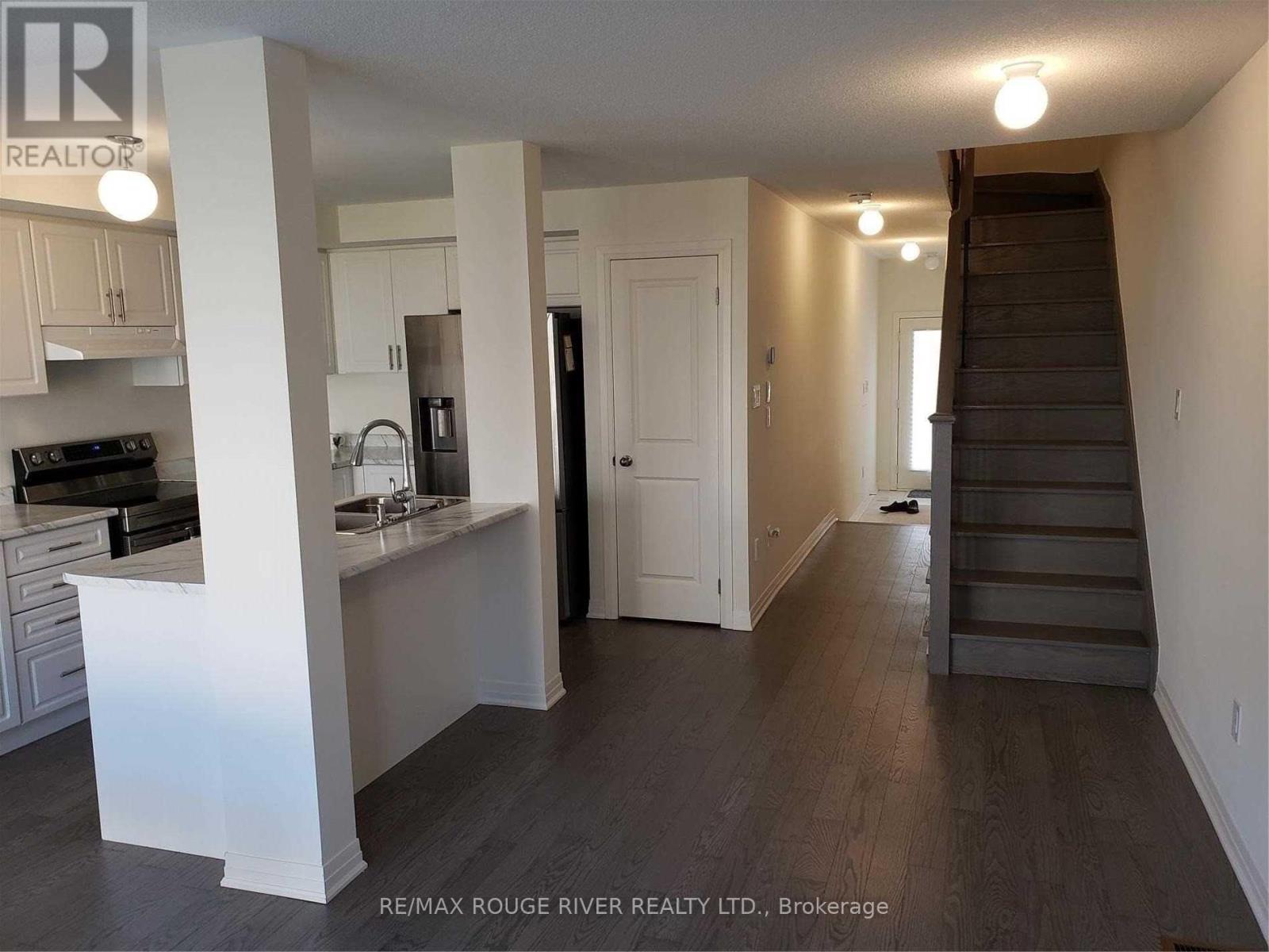19 Caspian Square Property Photo 4