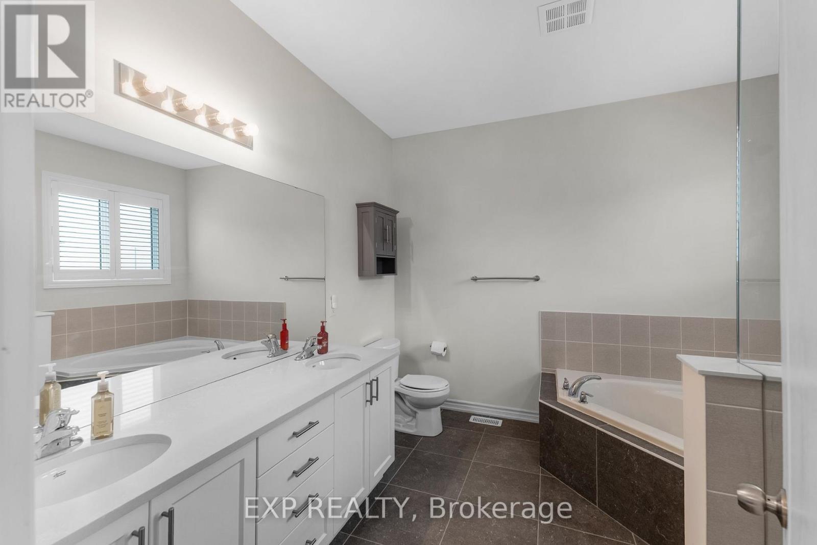 18 Hough Lane Property Photo 25