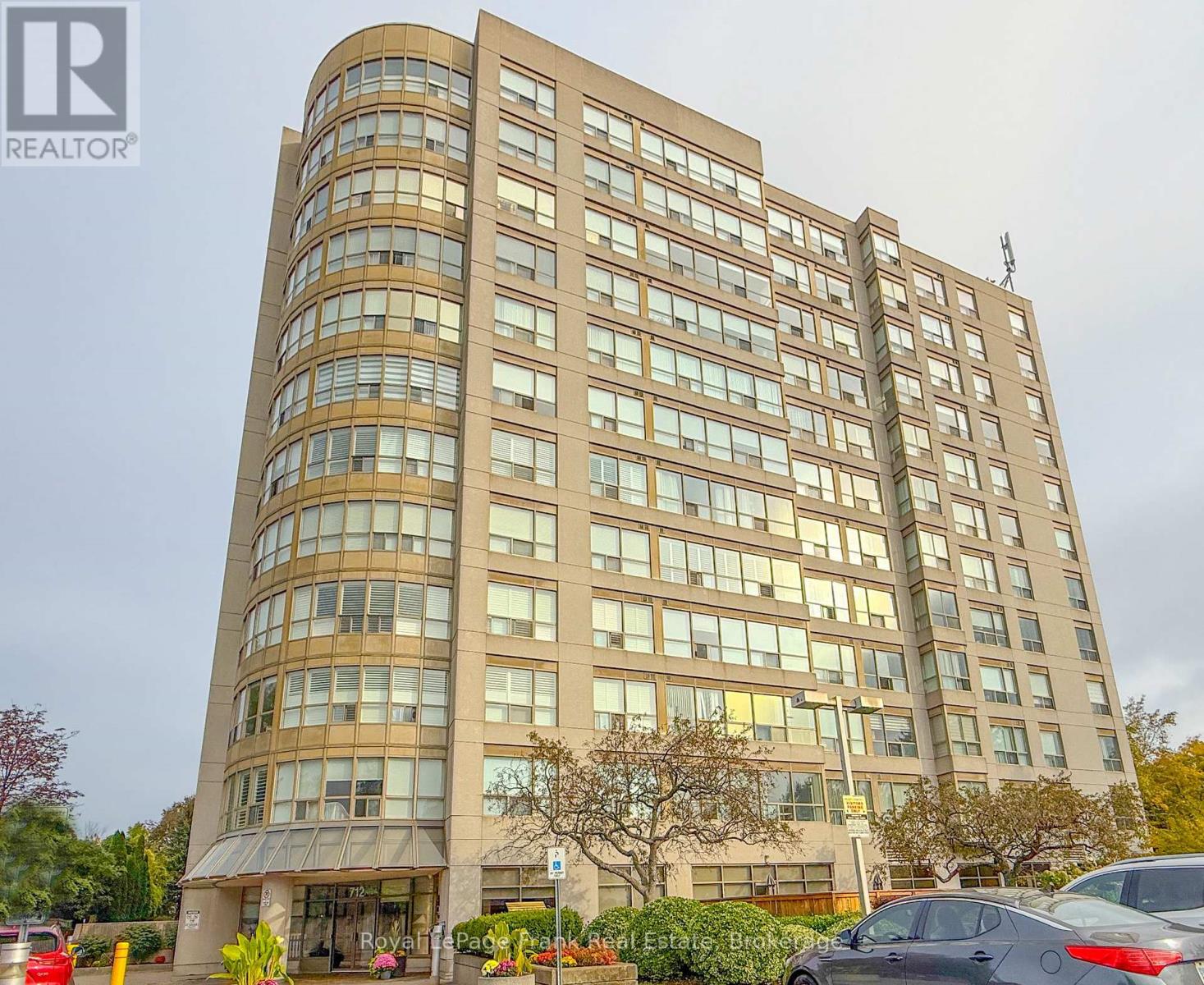 213 - 712 Rossland Road E Property Photo 2
