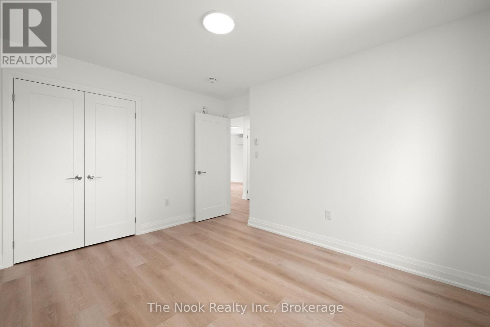 2 - 403 Thornton Road N Property Photo 18