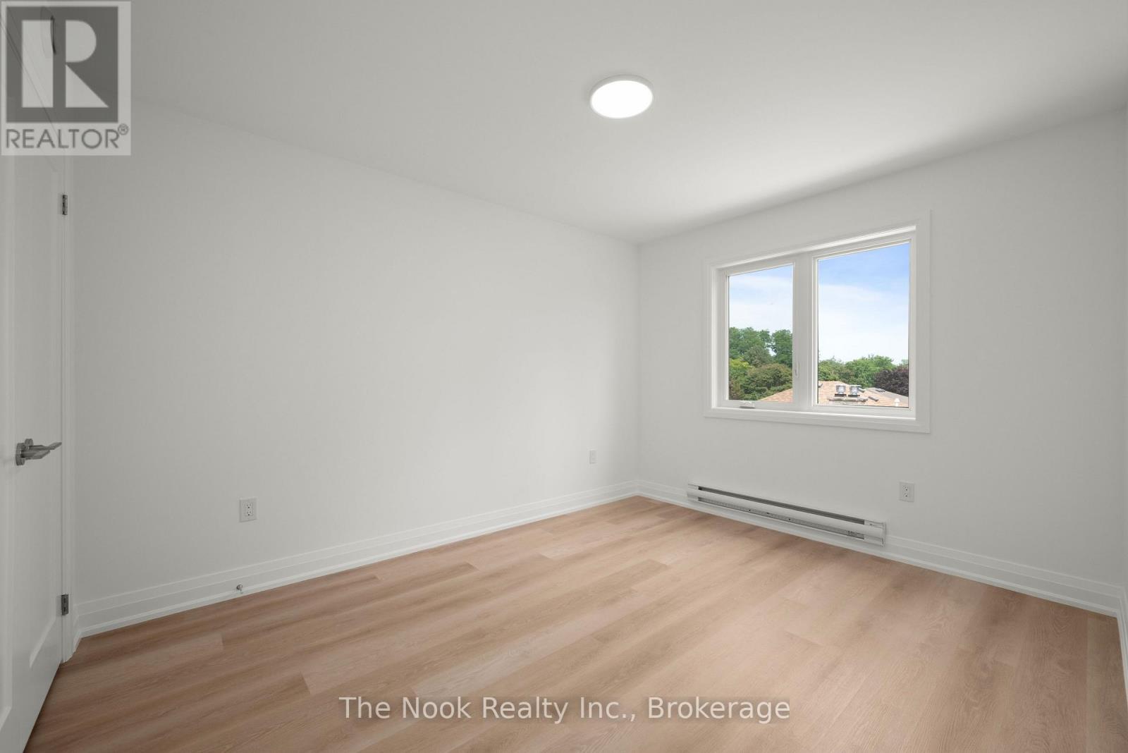 2 - 403 Thornton Road N Property Photo 21