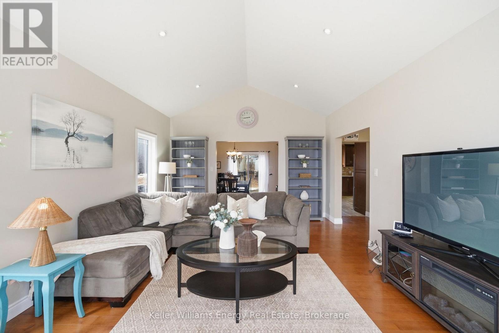 332 Carnegie Beach Road Property Photo 5