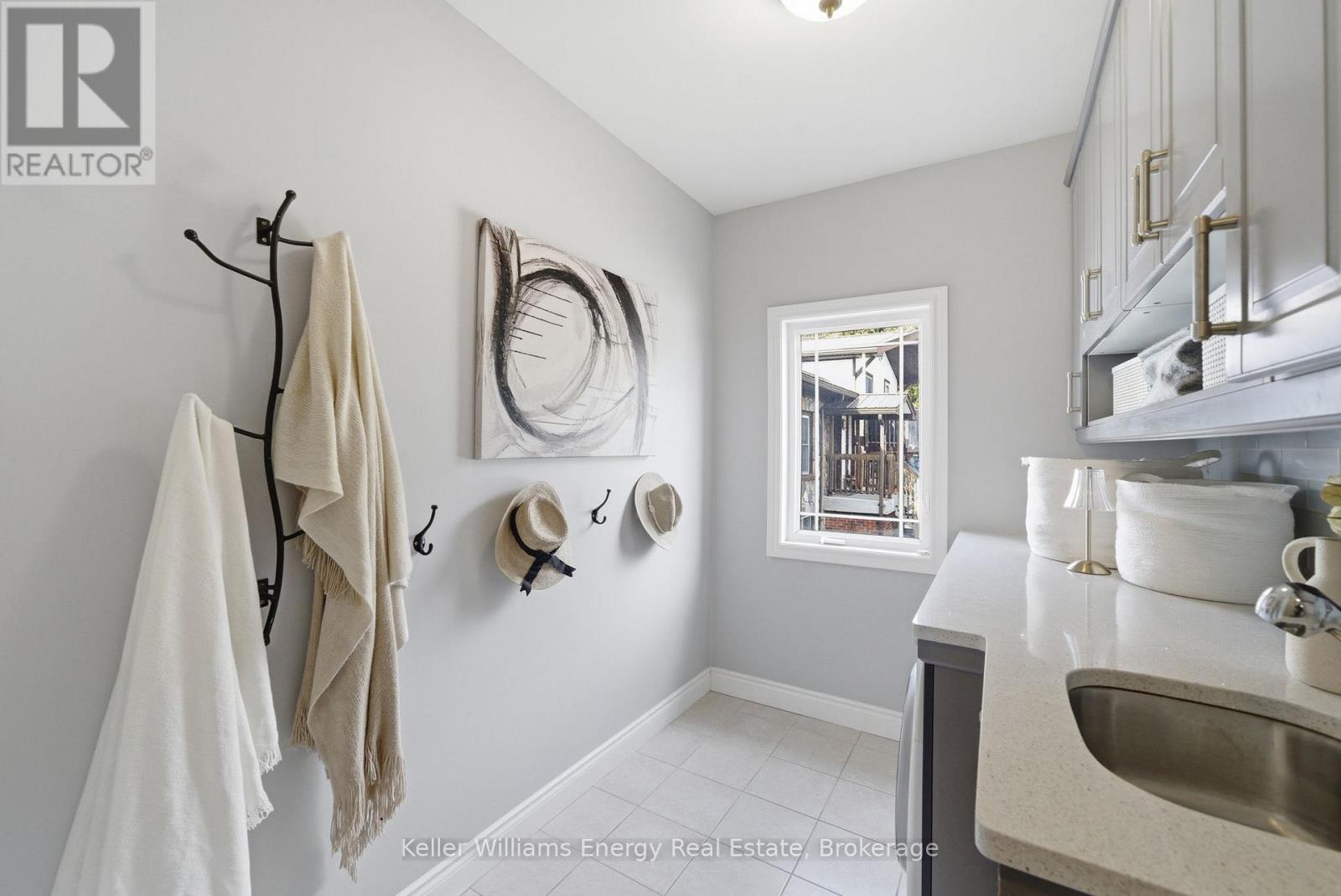 332 Carnegie Beach Road Property Photo 13