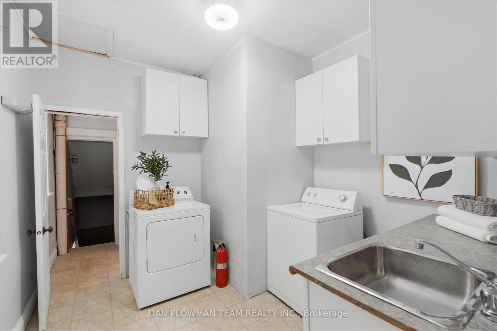 265 Haig Street Property Photo 10