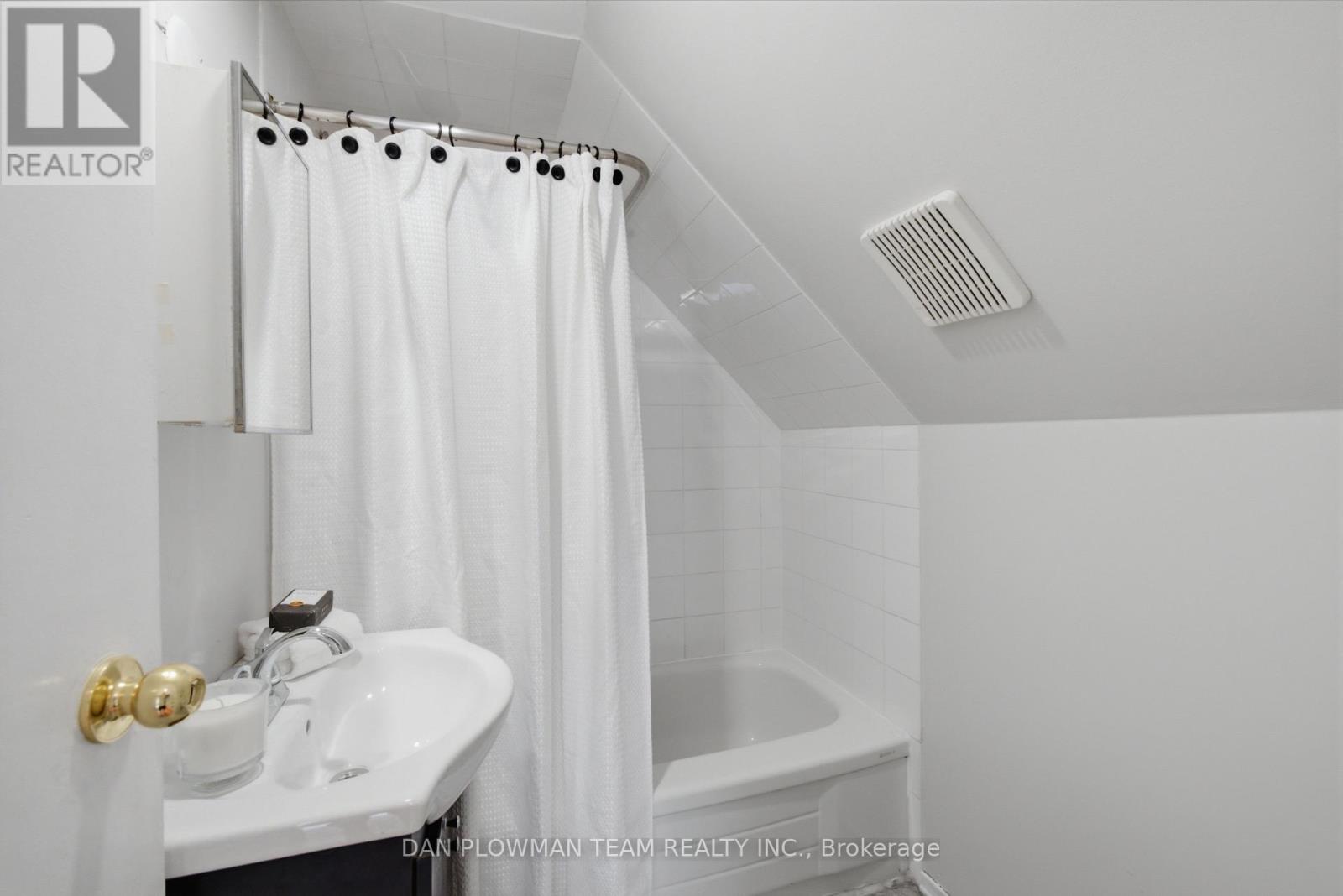 265 Haig Street Property Photo 26