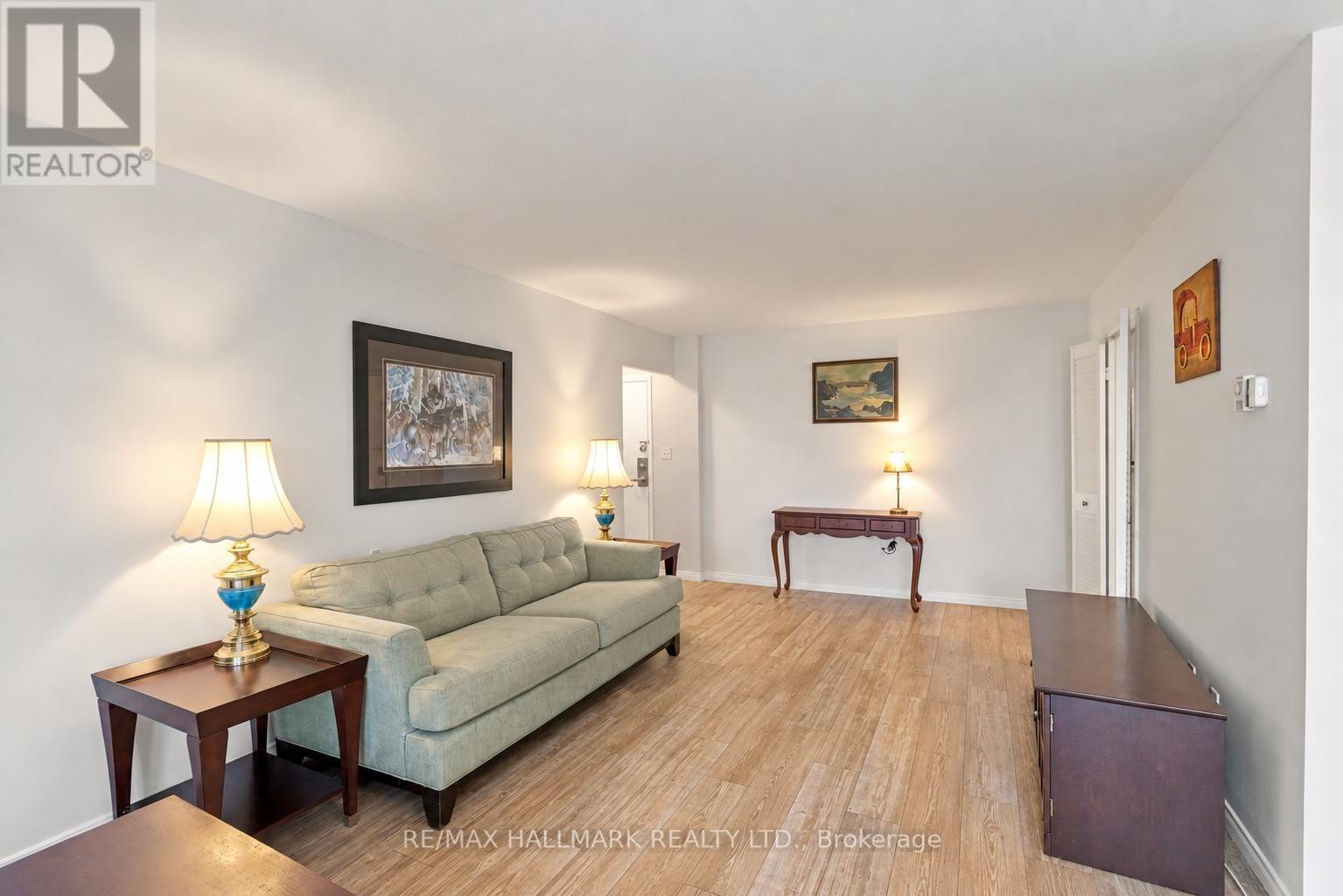 1419 - 1 Massey Square Property Photo 2
